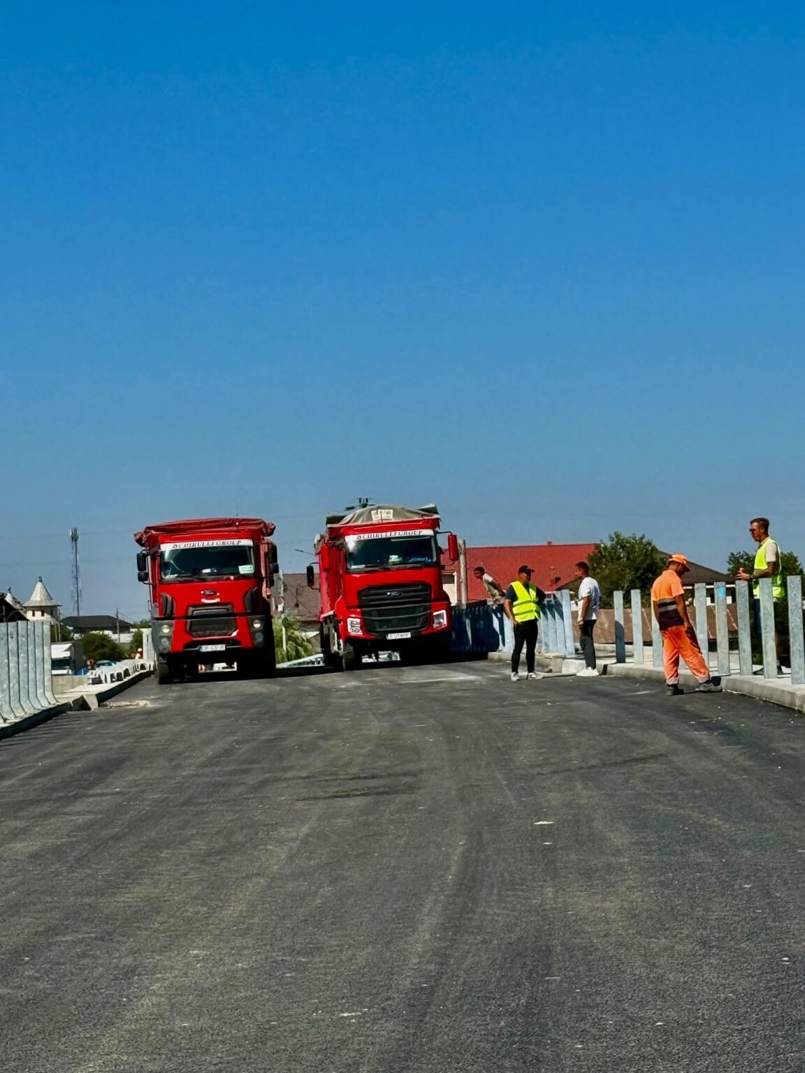 Trafic reluat pe două sensuri în Lungulețu, pe DN7, chiar dacă lucrările la podul vechi continuă