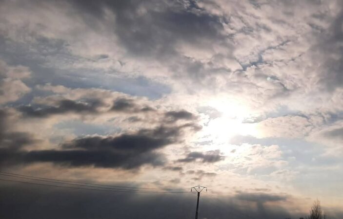 Vremea se schimbă radical: Vijelii, grindină și răcire accentuată în România, 22–23 august