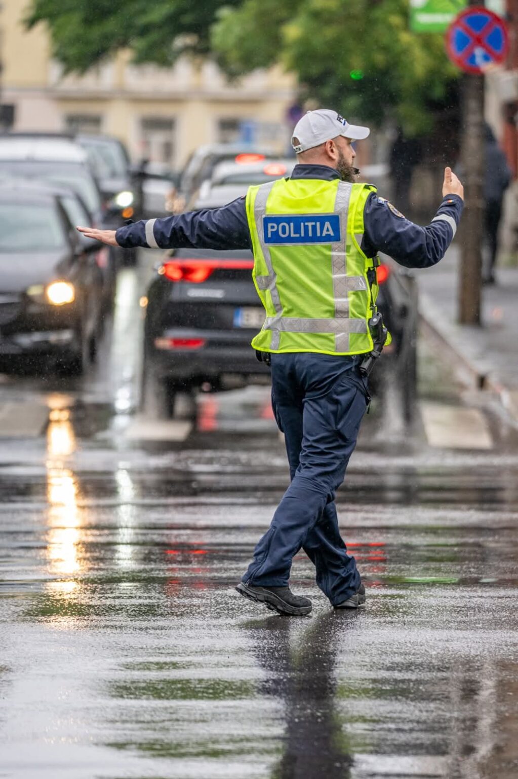 Atenție în trafic: Vremea schimbătoare aduce riscuri pentru șoferi