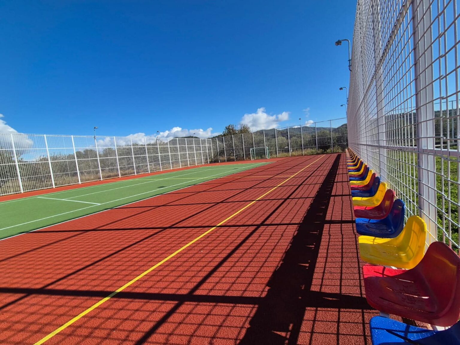 Bază sportivă modernă în satul Oncești, comuna Voinești Bază sportivă modernă în satul Oncești, comuna Voinești