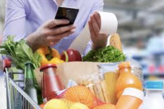 Bolojan, oglinda și realitatea: Plafonarea prețurilor nu e despre politică, ci despre supraviețuire Bolojan, oglinda și realitatea: Plafonarea prețurilor nu e despre politică, ci despre supraviețuire