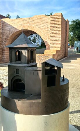 Circulația pe strada Coconilor, redeschisă după restaurarea monumentului istoric „Poarta Dealu – Vânătorilor”