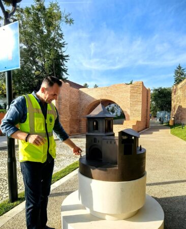 Circulația pe strada Coconilor, redeschisă după restaurarea monumentului istoric „Poarta Dealu – Vânătorilor”