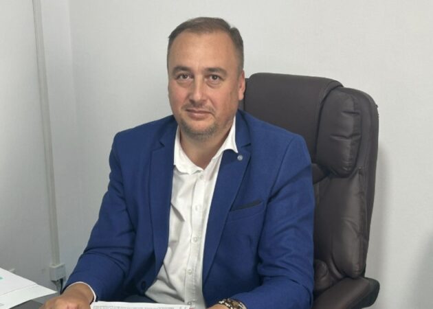 Elevii și studenții din Dâmbovița care primesc pensie de urmaș trebuie să depună adeverința de școlarizare