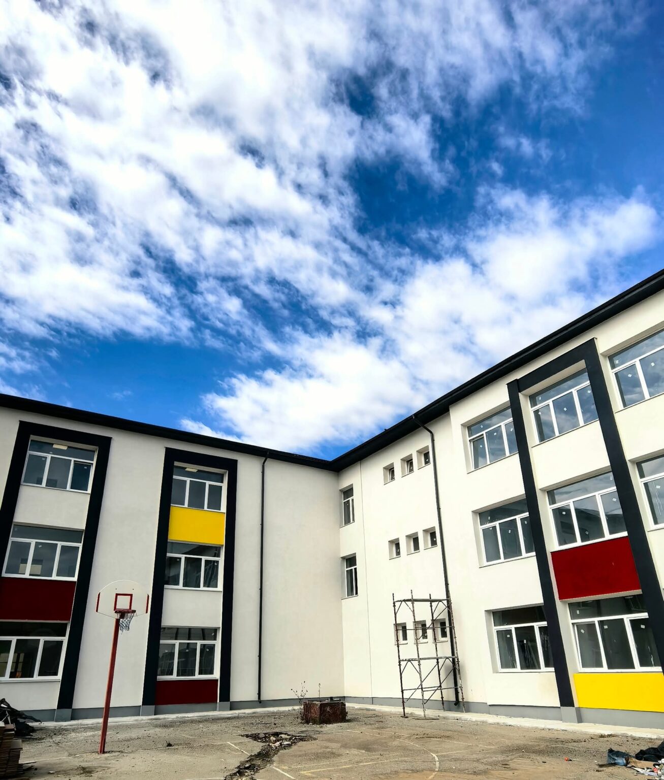 Școala Gimnazială „Grigore Alexandrescu” din Târgoviște, aproape de finalul lucrărilor de reabilitare Școala Gimnazială „Grigore Alexandrescu” din Târgoviște, aproape de finalul lucrărilor de reabilitare