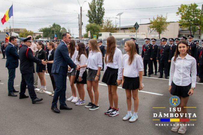 Opt pompieri dâmbovițeni, înaintați în grad cu ocazia Zilei Pompierilor