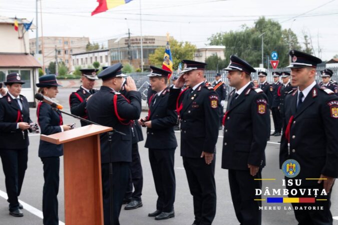 Opt pompieri dâmbovițeni, înaintați în grad cu ocazia Zilei Pompierilor