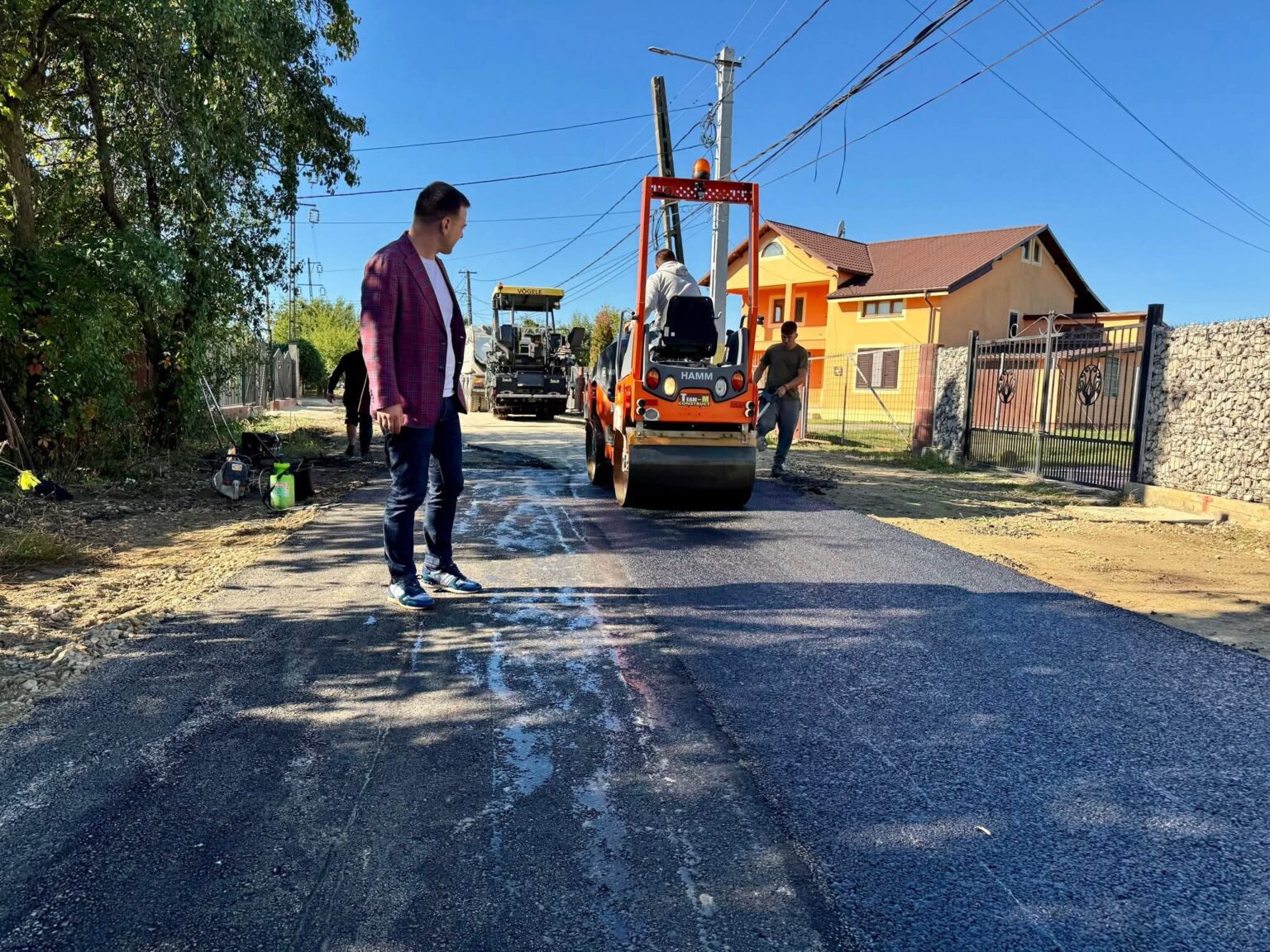 Primăria Răzvad: Străzile sunt în plin proces de refacere după introducerea canalizării