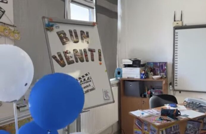 Primăria Răzvad este alături de elevi la început de an școlar: Pachete cu rechizite și școli pregătite la standarde europene