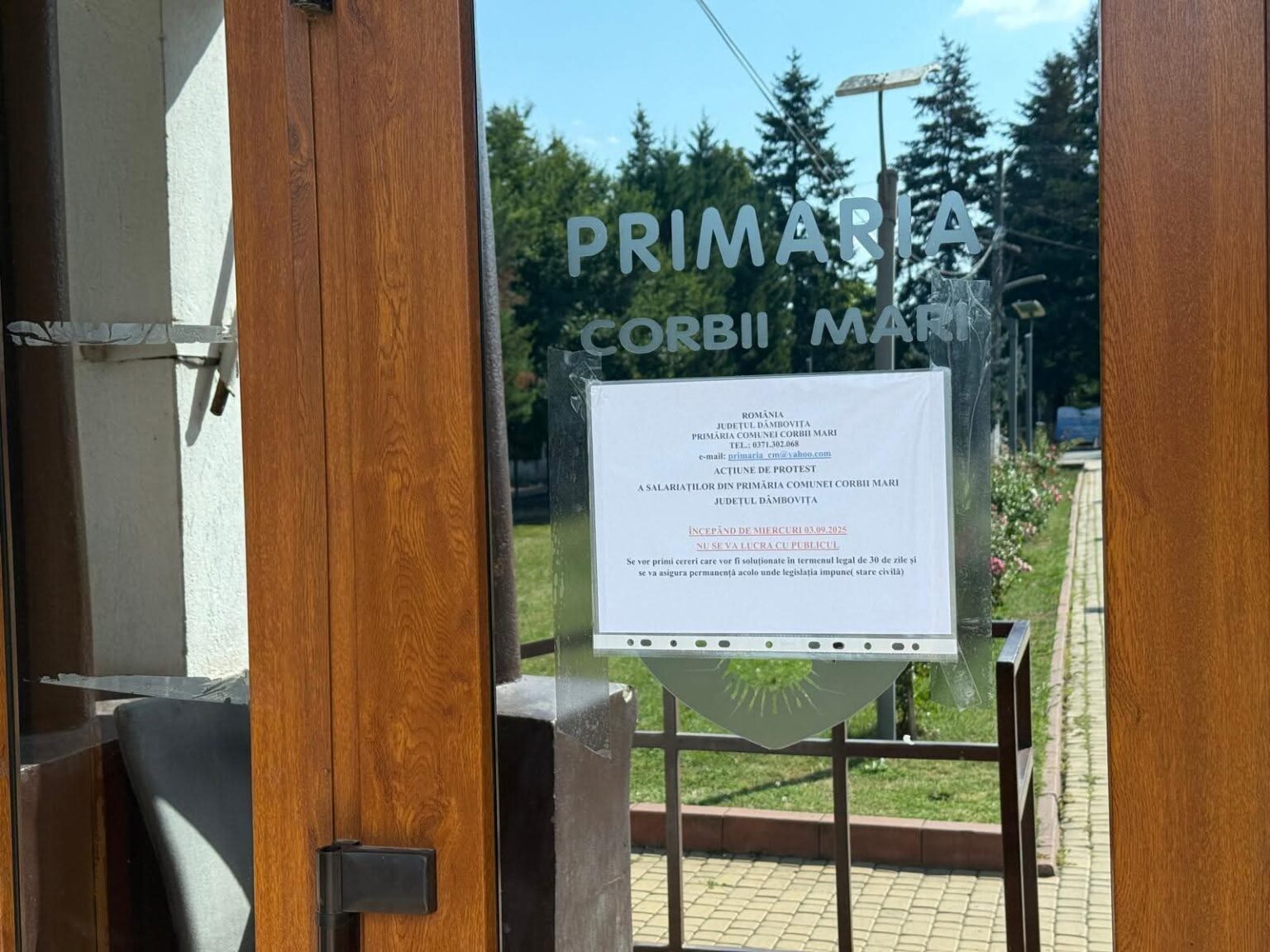  Primăriile din județul Dâmbovița au intrat în grevă japoneză