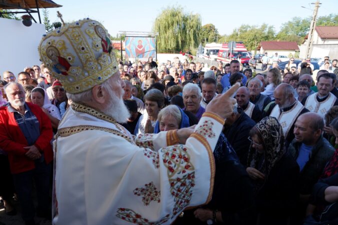 Sfințirea  Bisericii Parohiei „Sfinții Trei Ierarhi” și „Acoperământul Maicii Domnului” din Postârnacu, Cornești