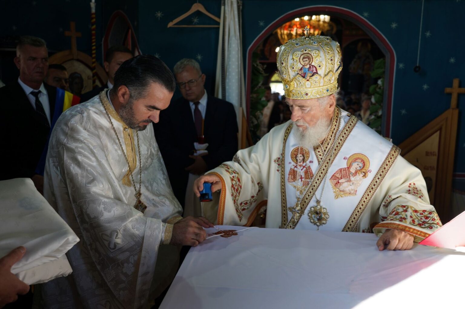 Sfințirea  Bisericii Parohiei „Sfinții Trei Ierarhi” și „Acoperământul Maicii Domnului” din Postârnacu, Cornești