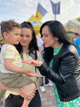 Sprijin pentru încadrarea în muncă a mamelor prin programul „Relansare prin investiții, inovație și șanse pentru tineri”