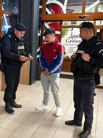 Tânăr prins cu briceag într-un magazin din Târgoviște