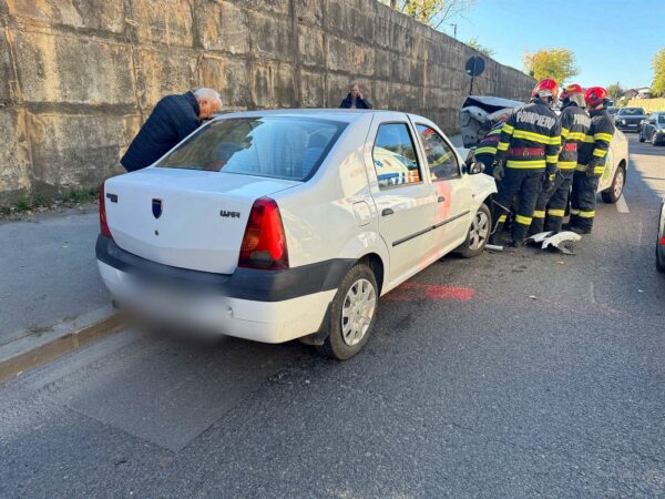 Accident rutier pe Calea Câmpulung din Târgoviște, două persoane au ajuns la spital