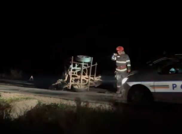 Au văzut moartea cu ochii: Coliziune violentă  între un autoturism și o căruță 