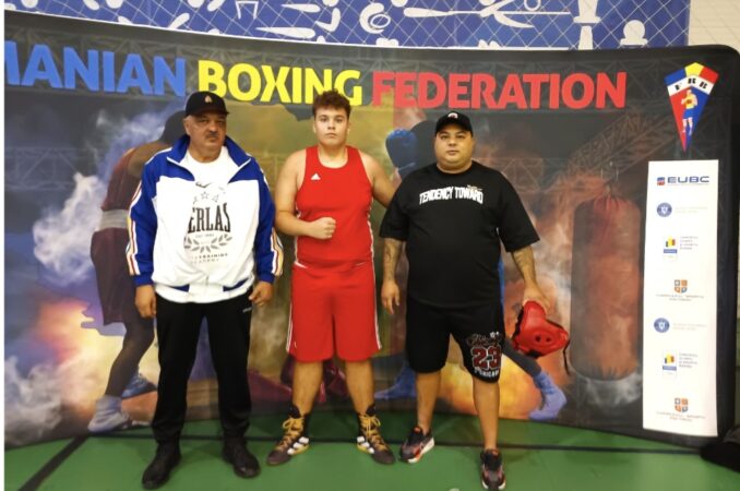 Bronz pentru pugilistul târgoviștean Gabriel Coman la Campionatul Național de Box pentru Cadeți!