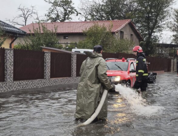 Cantități record de precipitații-140 l/mp în  ultimele 24 de ore 