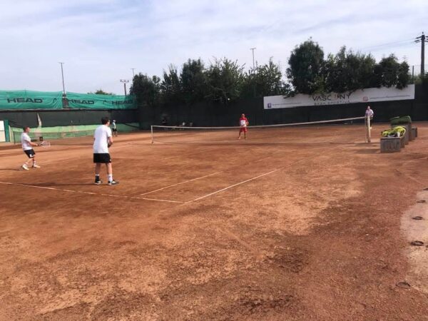 Consiliul Județean Dâmbovița face „pasul decisiv” pentru achiziția bazei de tenis din Parcul Chindia Consiliul Județean Dâmbovița face „pasul decisiv” pentru achiziția bazei de tenis din Parcul Chindia