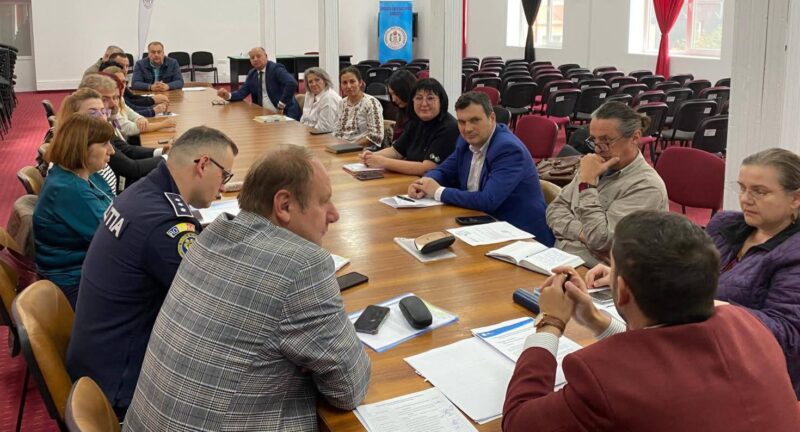 DIALOG SOCIAL ȘI PARTENERIAT PENTRU BINELE COPIILOR DIN DÂMBOVIȚA DIALOG SOCIAL ȘI PARTENERIAT PENTRU BINELE COPIILOR DIN DÂMBOVIȚA