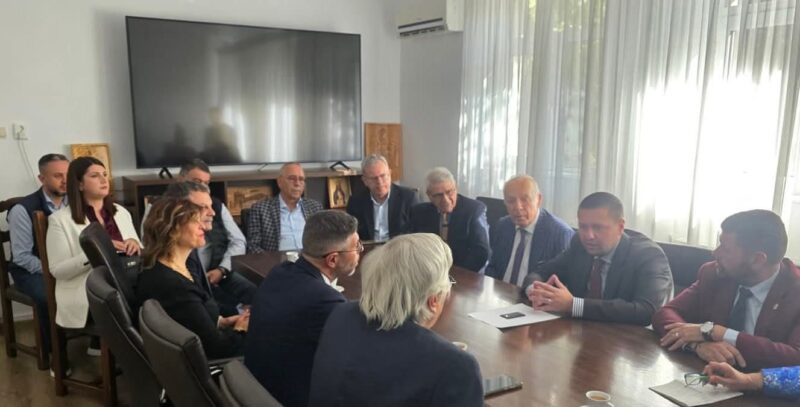 Delegație italiană în vizită la CJ  Dâmbovița: Discuții pentru un proiect comun între GAL-uri