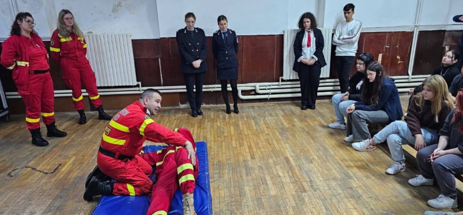 ISU Dâmbovița promovează siguranța în comunitate