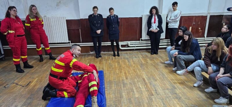 ISU Dâmbovița promovează siguranța în comunitate ISU Dâmbovița promovează siguranța în comunitate