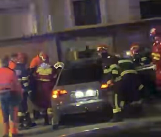 La un pas de moarte: A ajuns cu mașina în gard pe strada Constantin Brâncoveanu din Târgoviște