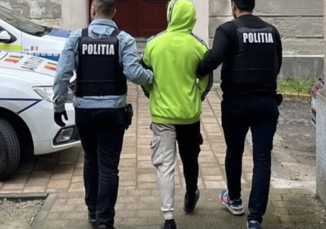 Minor din Odobești, reținut după ce a furat și condus beat o mașină  Minor din Odobești, reținut după ce a furat și condus beat o mașină