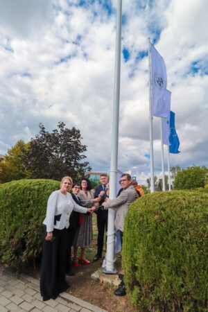 Steagul UNESCO, arborat la Universitatea „Valahia” din Târgoviște, la deschiderea noului an universitar