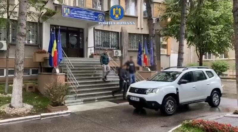 Tânăr de 16 ani, cercetat pentru tâlhărie calificată după un incident neobișnuit pe Bulevardul Eroilor Tânăr de 16 ani, cercetat pentru tâlhărie calificată după un incident neobișnuit pe Bulevardul Eroilor