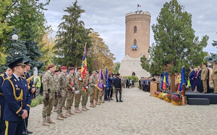 Târgoviște sărbătorește Ziua Armatei României cu ceremonii și expoziții