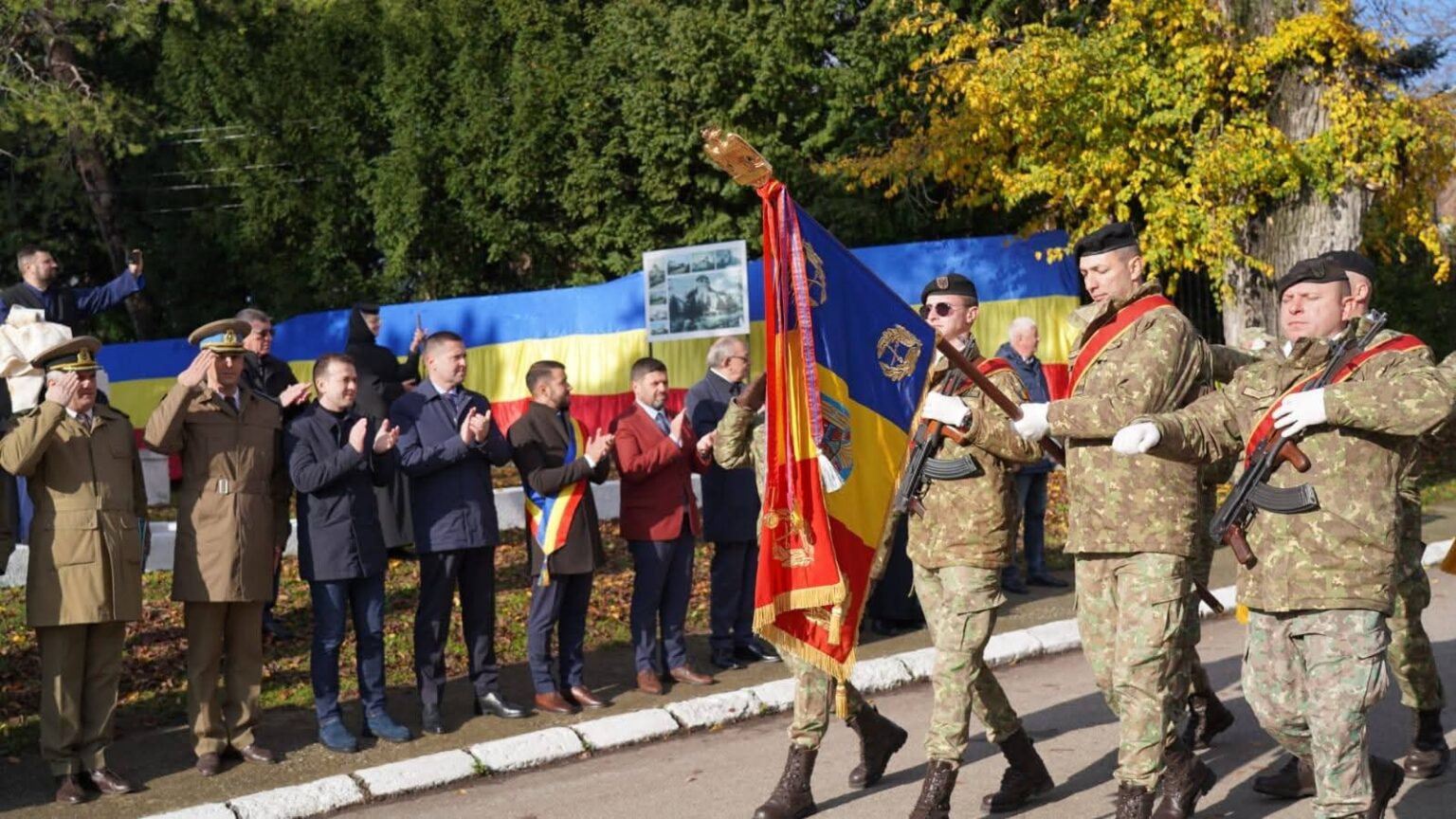 100 de ani de la sfințirea Monumentului Eroilor de la Mănăstirea Dealu 100 de ani de la sfințirea Monumentului Eroilor de la Mănăstirea Dealu