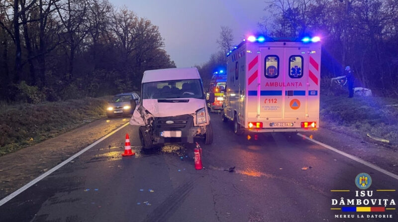 Accident rutier la Priseaca: Autoutilitară proiectată în afara drumului Accident rutier la Priseaca: Autoutilitară proiectată în afara drumului