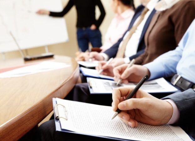 Aproape 50 de persoane se pot înscrie în noiembrie la programele gratuite  de formare profesională AJOFM Dâmbovița