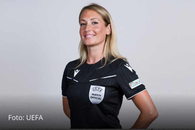 Brigadă românească de arbitri delegată la amicalul Anglia – China, pe Stadionul Wembley Brigadă românească de arbitri delegată la amicalul Anglia – China, pe Stadionul Wembley
