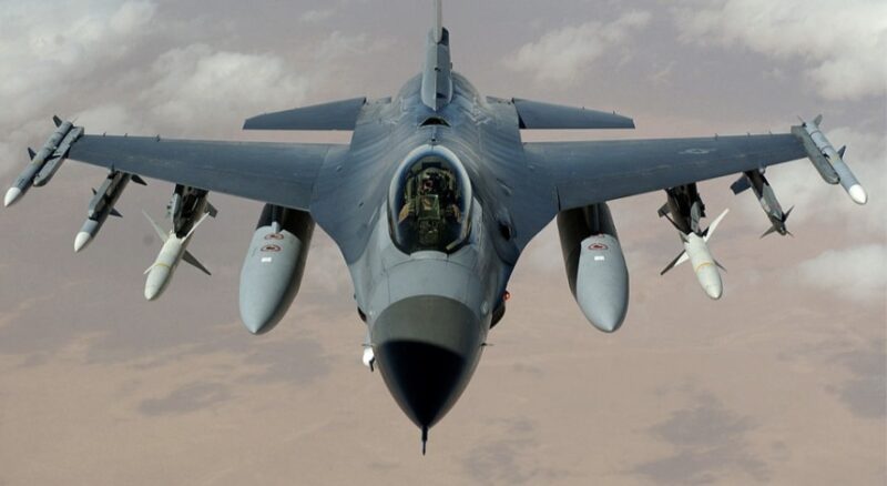 DRONE NEAUTORIZATE, DETECTATE ÎN SPAȚIUL AERIAN AL ROMÂNIEI. AERONAVE EUROFIGHTER ȘI F-16, RIDICATE DE URGENȚĂ DE LA SOL