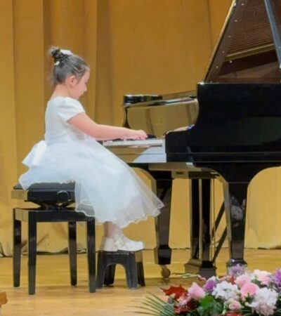 Elevii Școlii Populare de Arte „Octav Enigărescu” strălucesc la două competiții naționale de pian