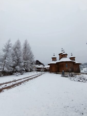 Iarna, un basm la Mănăstirea Orata 