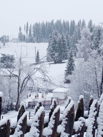 Iarna, un basm la Mănăstirea Orata 