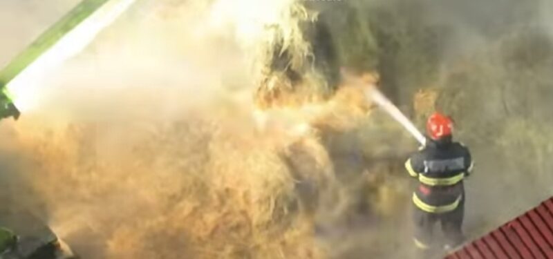 Incendiu la Morteni: Furaje mistuie de flăcări Incendiu la Morteni: Furaje mistuie de flăcări
