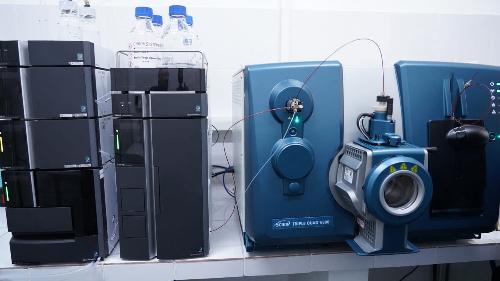 Laboratorul de Toxicologie al Spitalului Județean de Urgență Târgoviște, dotat cu un aparat modern pentru depistarea substanțelor psihoactive