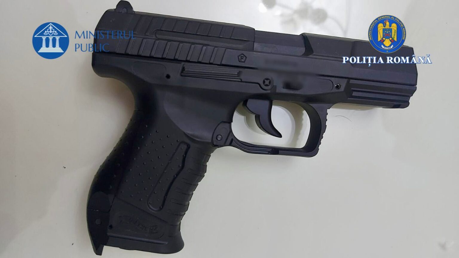 Percheziții la Târgoviște într-un dosar privind nerespectarea regimului armelor și munițiilor