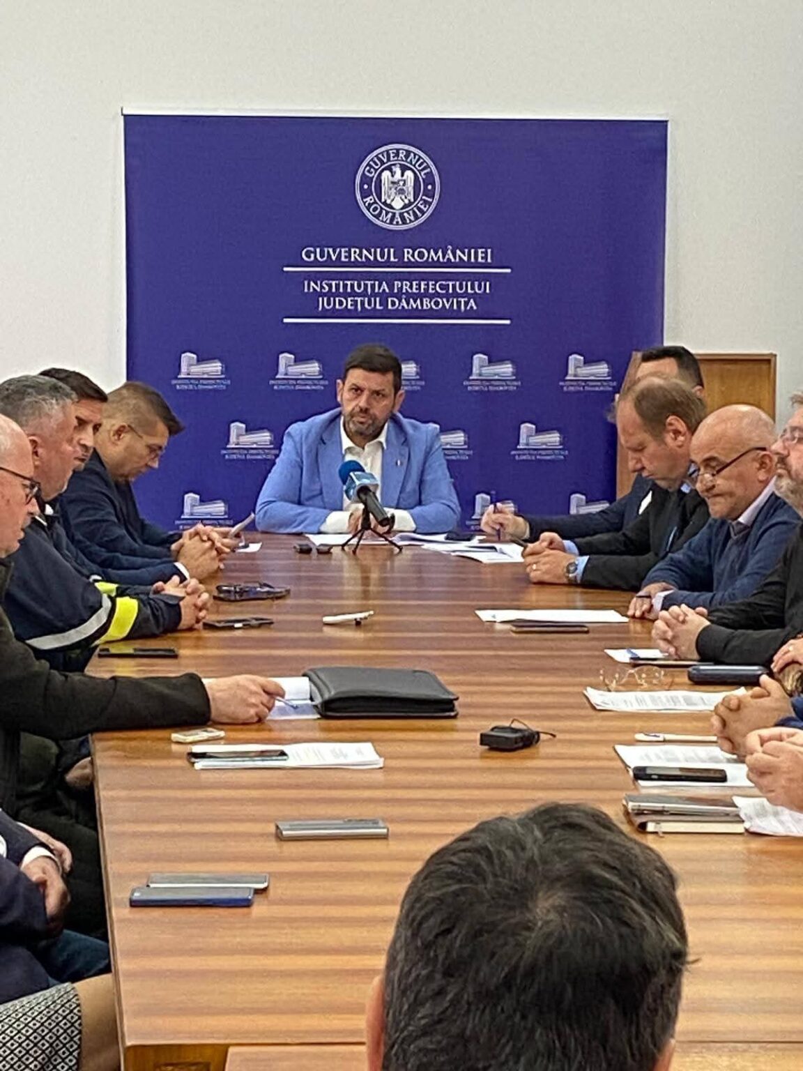 Prefectul județului Dâmbovița, Marian Tănase cere verificarea strictă a pazei în școlile din Dâmbovița Prefectul județului Dâmbovița, Marian Tănase cere verificarea strictă a pazei în școlile din Dâmbovița