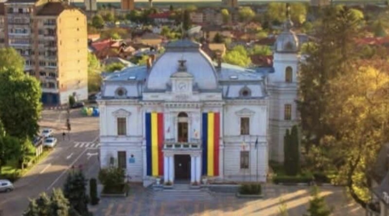 Primăria Târgoviște: Corpul A, monument istoric de peste un secol, intră într-un amplu proces de restaurare, investiție de 14 milioane de lei, finanțată integral nerambursabil