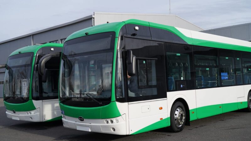 Primele autobuze electrice au ajuns la Târgoviște: Transportul public trece la un alt nivel cu o flotă de 21 de vehicule nepoluante
