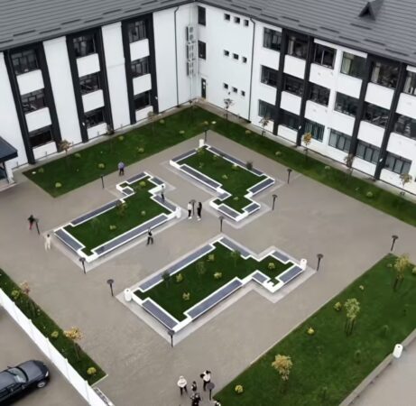 Școala Gimnazială "Radu cel Mare" din Târgoviște, transformată complet după modernizare, curte modernă și bază sportivă nouă