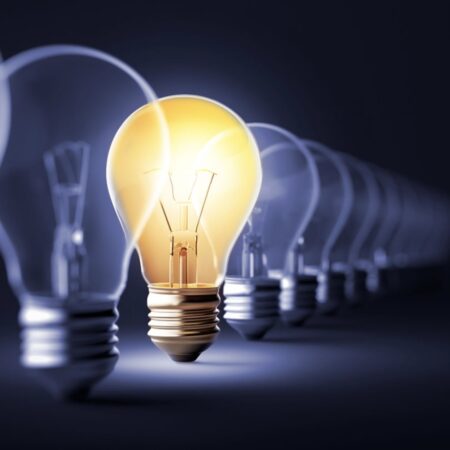 Românii plătesc mai mult la curent și căldură din 1 noiembrie