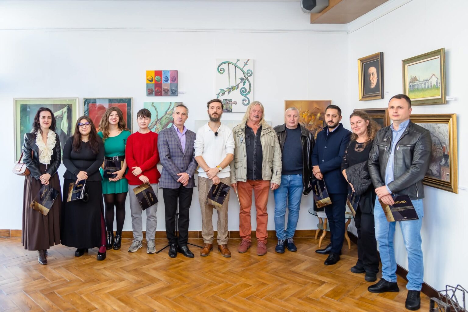 „SALONUL DE TOAMNĂ” la Târgoviște „SALONUL DE TOAMNĂ” la Târgoviște