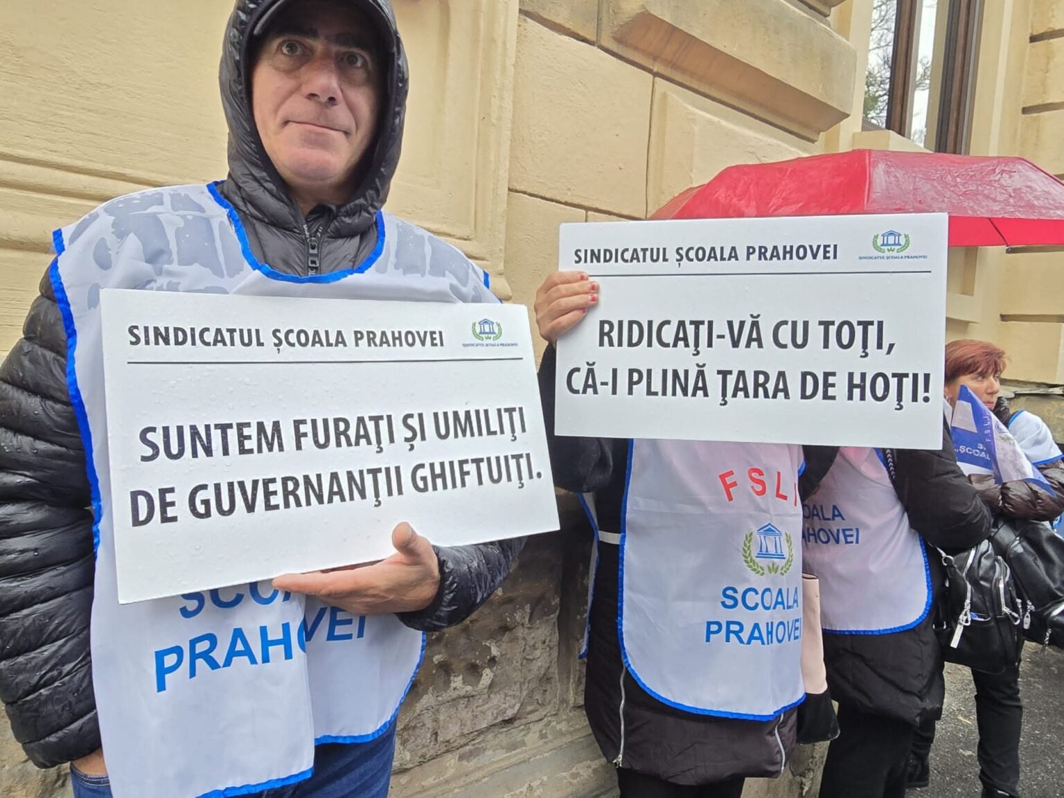 Sindicatele din Educație cer președintelui României să nu reducă fondurile pentru învățământ: Apărarea nu se dezvoltă prin sacrificarea Educației Sindicatele din Educație cer președintelui României să nu reducă fondurile pentru învățământ: Apărarea nu se dezvoltă prin sacrificarea Educației